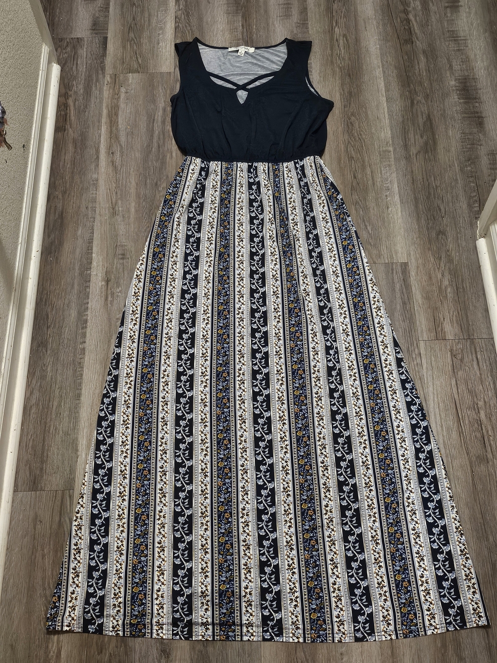 Sleeveless Navy Maxi Dress with Patterned Striped Skirt